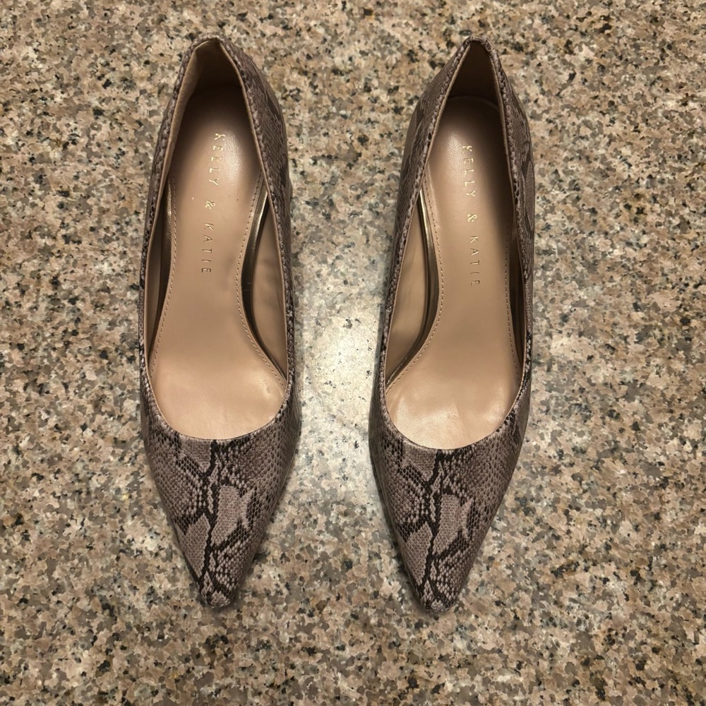 Kelly & Katie Snake Print Heels - Brown. Size 6M  Nice condition!